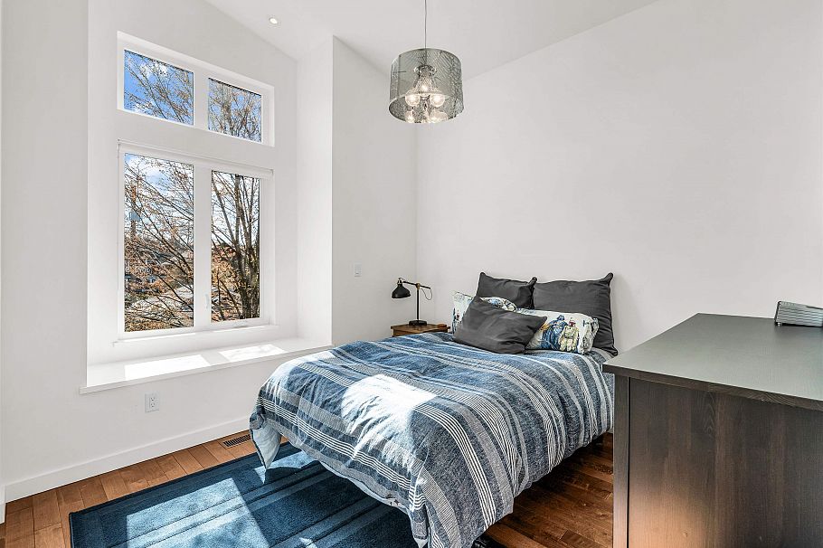 132 W 22nd Avenue Vancouver, BC - 22