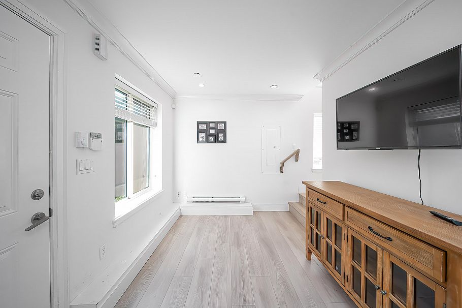 3765 W 3rd Avenue Vancouver, BC - 31