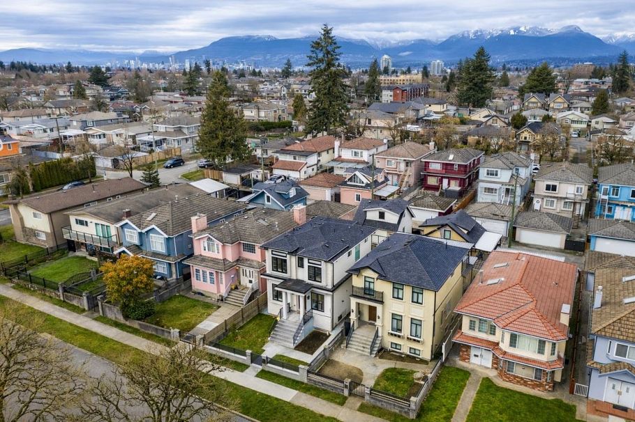 2719 E 46th Avenue Vancouver, BC - 4