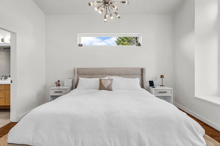 132 W 22nd Avenue Vancouver, BC - 15