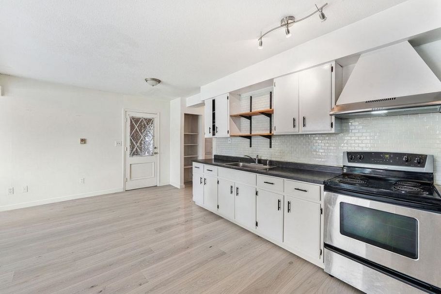 2709 Wall Street Vancouver, BC - 25