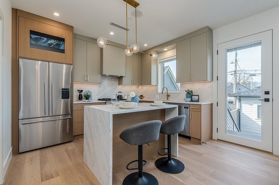 1 2263 E 35th Avenue Vancouver, BC - 7