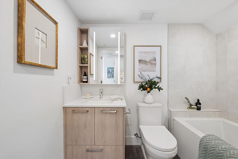 222 578 W 24 Avenue Vancouver, BC - 14