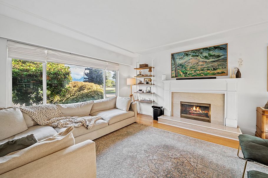 2624 E 1st Avenue Vancouver, BC - 14