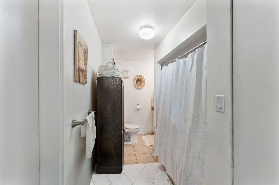 2709 Wall Street Vancouver, BC - 31