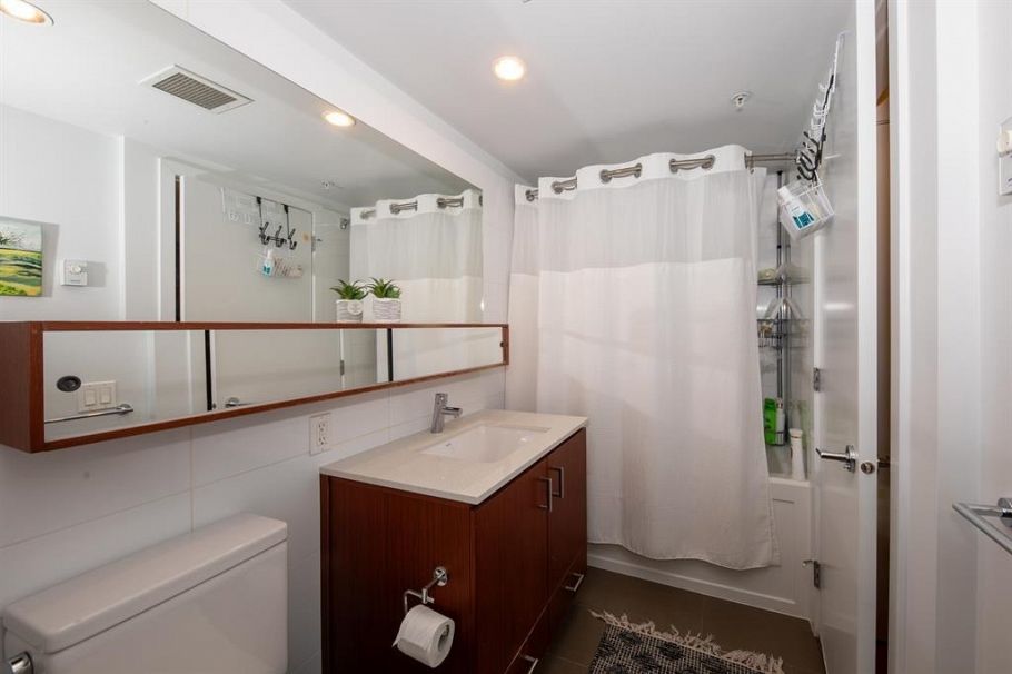 414 221 E 3rd Street North Vancouver, BC - 15