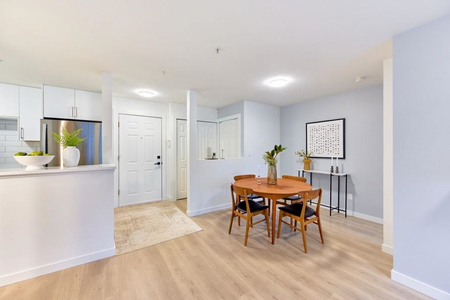 313 855 W 16th Street North Vancouver, BC - 6