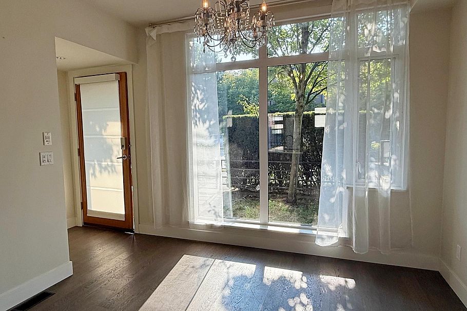 6180 Oak Street Vancouver, BC - 3