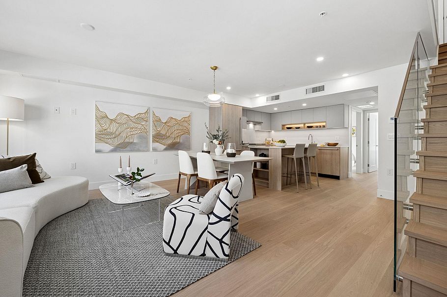 222 578 W 24 Avenue Vancouver, BC - 5