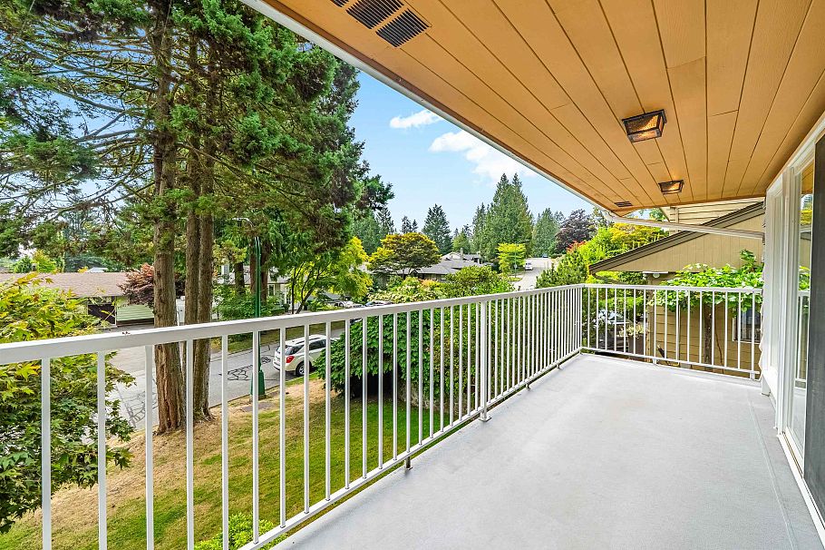 1202 Bracknell Crescent North Vancouver, BC - 30