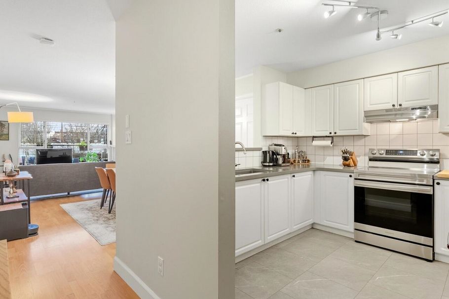 209 3480 Main Street Vancouver, BC - 5