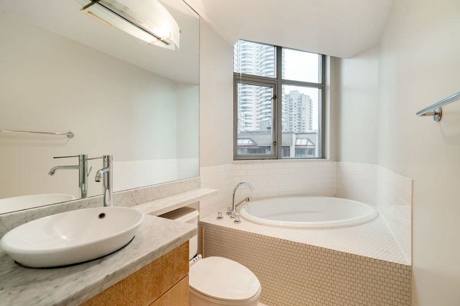 706 1050 Smithe Street Vancouver, BC - 9