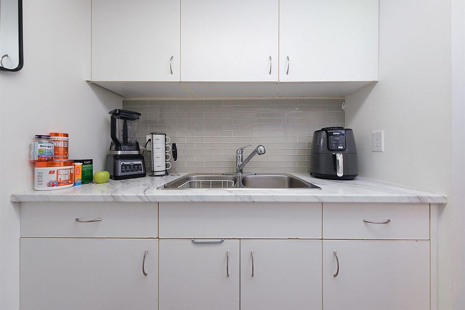 801 789 Drake Street Vancouver, BC - 4