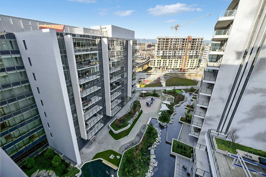 1215 8611 Hazelbridge Way Richmond, BC - 1