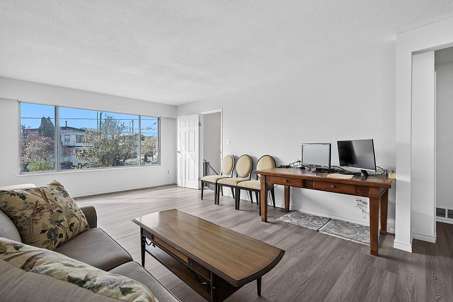 7656 Main Street Vancouver, BC - 5