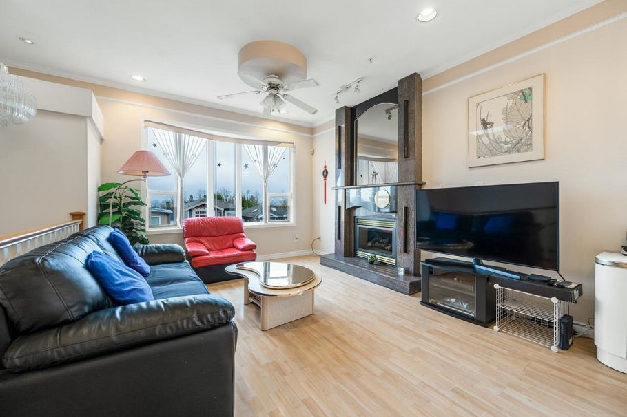 3632 E 28th Avenue Vancouver, BC - 4