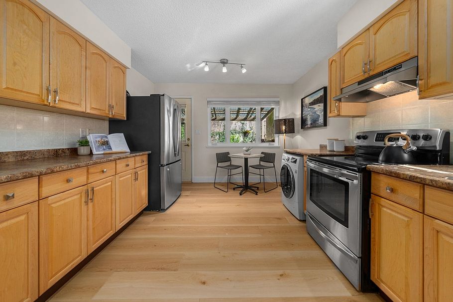 3300 Mahon Avenue North Vancouver, BC - 11