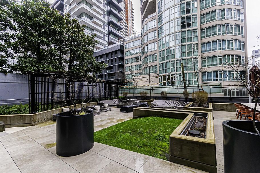 606 889 Pacific Street Vancouver, BC - 30