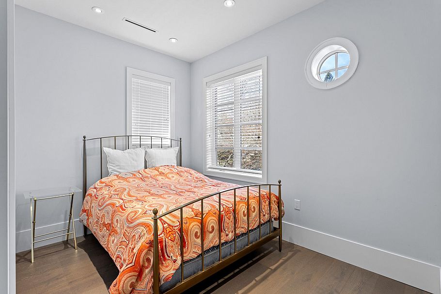 3726 W 35th Avenue Vancouver, BC - 23