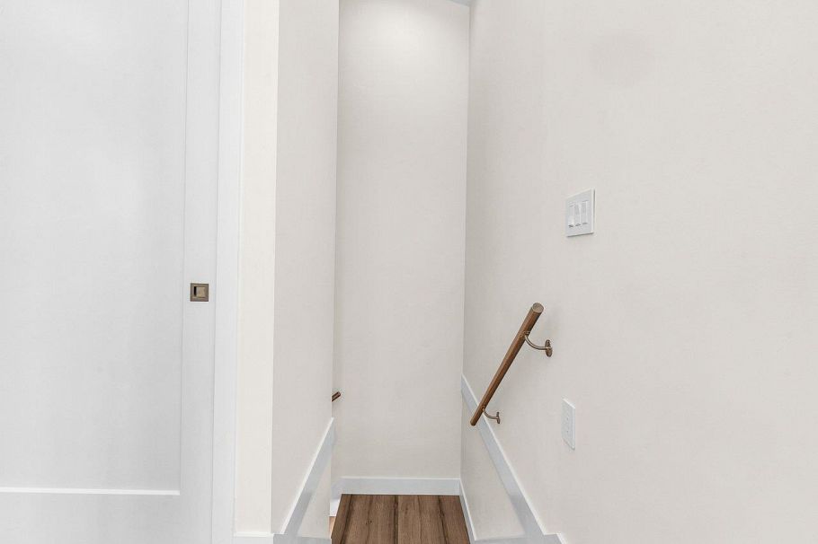 2 4257 Knight Street Vancouver, BC - 23