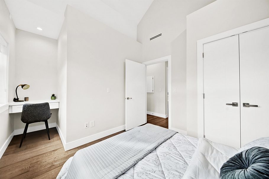 945 E 20th Avenue Vancouver, BC - 20