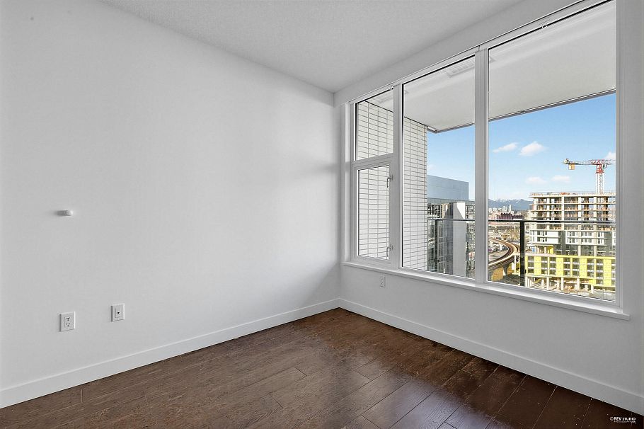 1215 8611 Hazelbridge Way Richmond, BC - 16