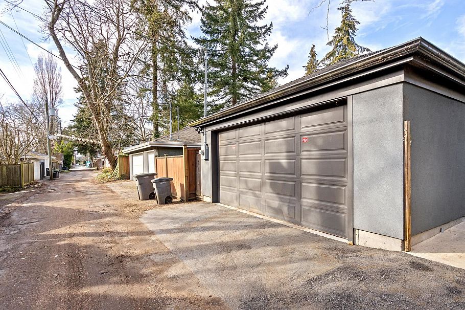 3726 W 35th Avenue Vancouver, BC - 40