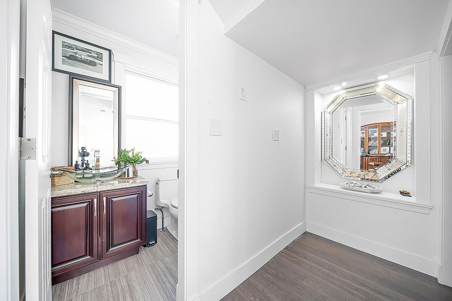 3765 W 3rd Avenue Vancouver, BC - 15