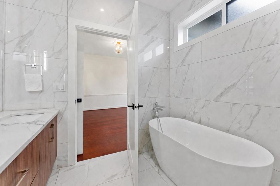 2719 E 46th Avenue Vancouver, BC - 17