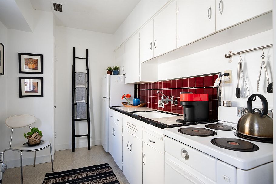 303 1565 Burnaby Street Vancouver, BC - 17