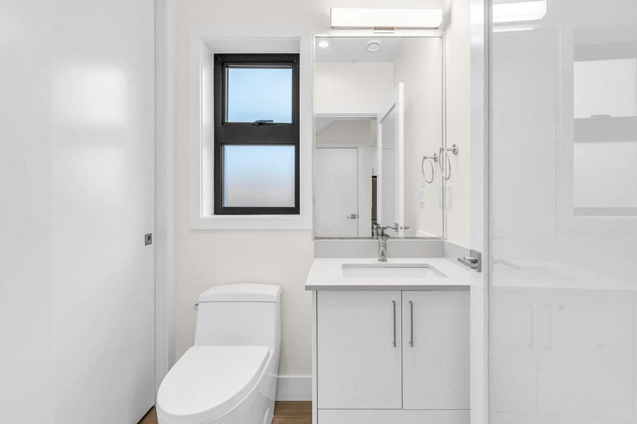 2 4257 Knight Street Vancouver, BC - 15