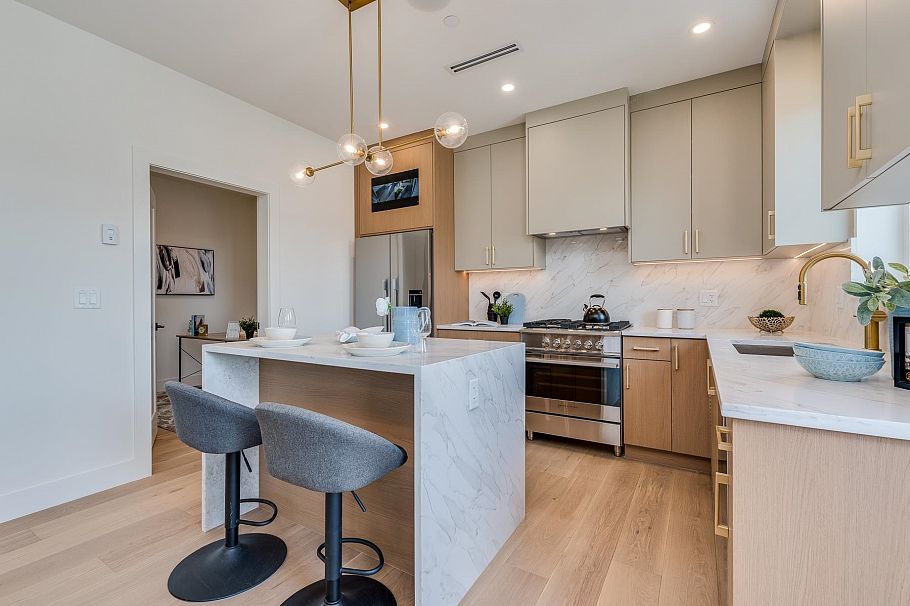 1 2263 E 35th Avenue Vancouver, BC - 8