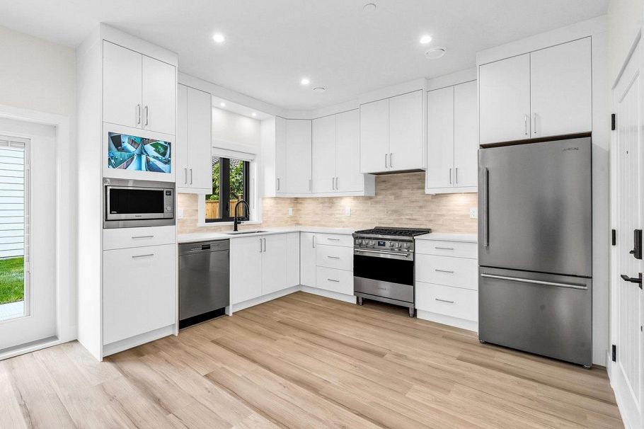 2 4257 Knight Street Vancouver, BC - 9