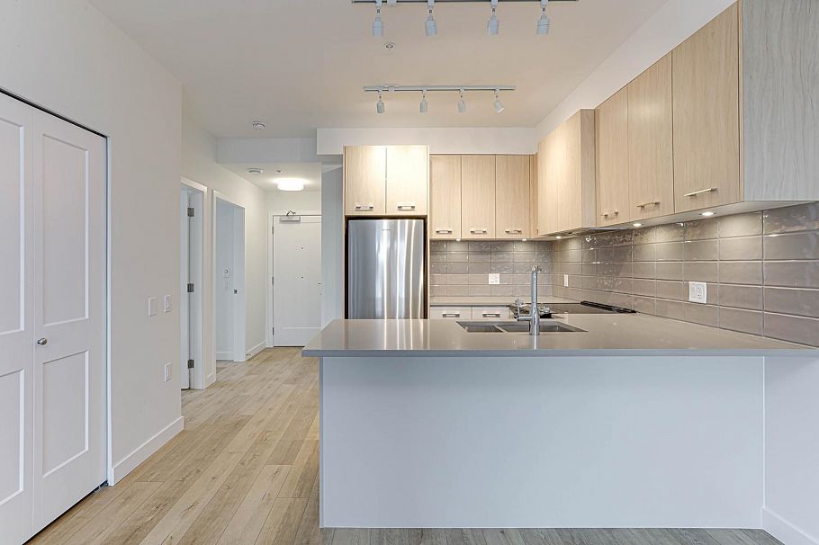 206 4933 Clarendon Street Vancouver, BC - 4