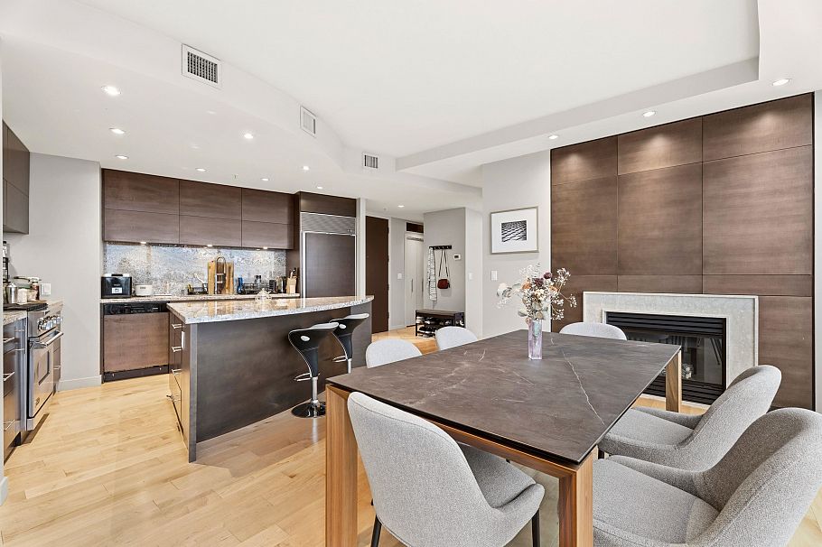 3403 938 Nelson Street Vancouver, BC - 2