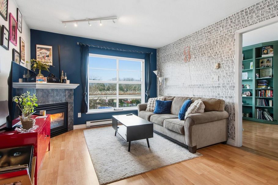 404 1688 E 8th Avenue Vancouver, BC - 1