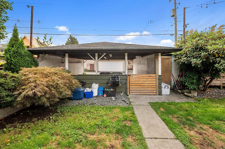2624 E 1st Avenue Vancouver, BC - 38