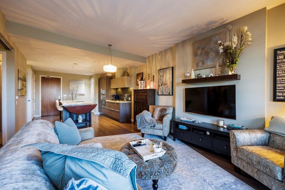 208 1616 Columbia Street Vancouver, BC - 1