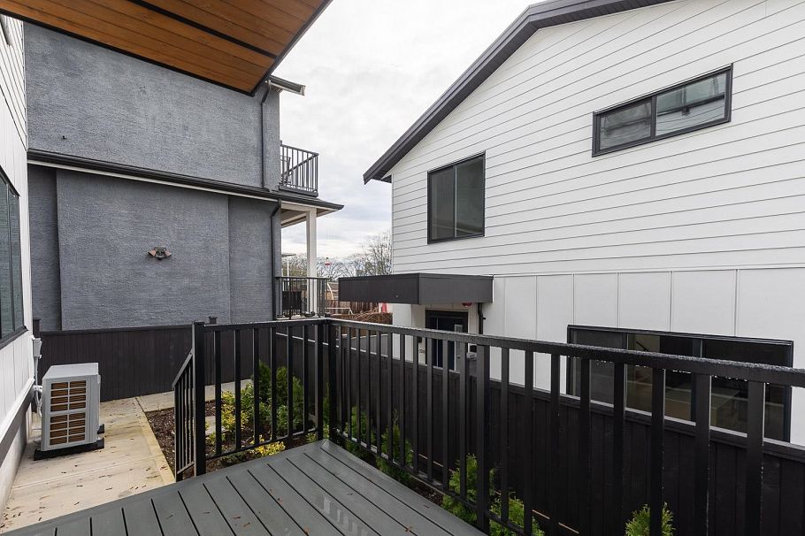 2 3508 E Pender Street Vancouver, BC - 29