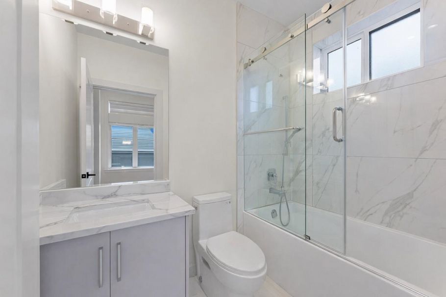 2719 E 46th Avenue Vancouver, BC - 21