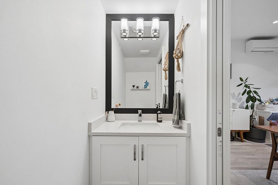 4382 Perry Street Vancouver, BC - 25