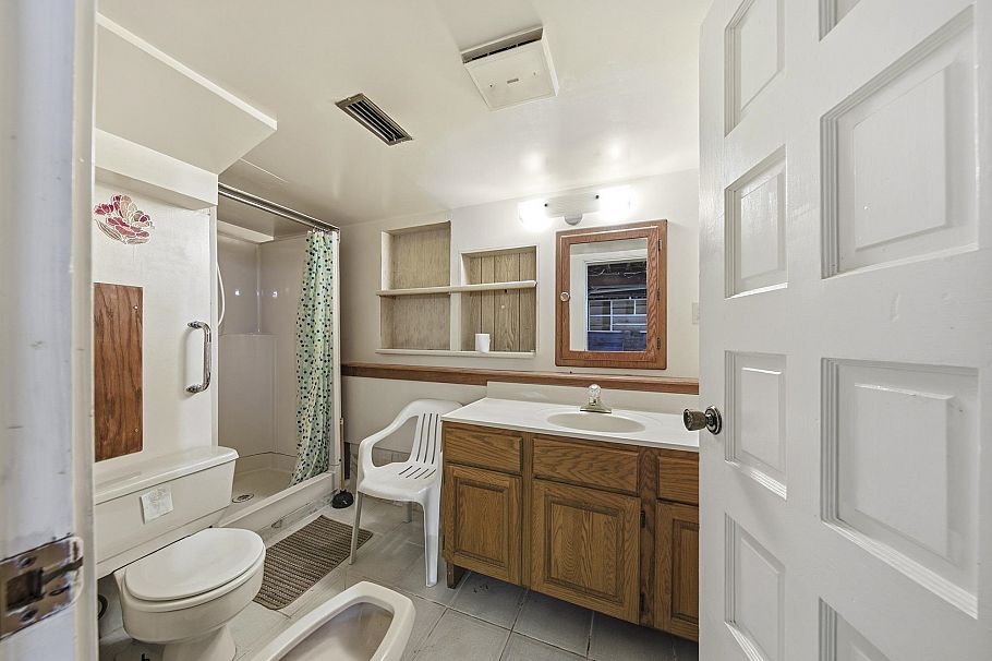 3521 Triumph Street Vancouver, BC - 15