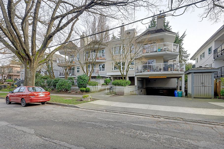 305 2256 W 7th Avenue Vancouver, BC - 1