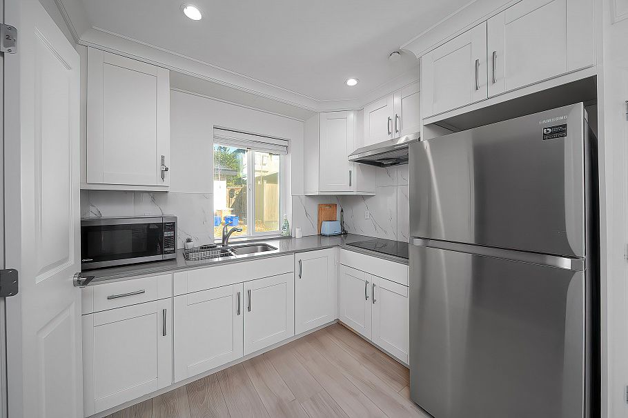 3765 W 3rd Avenue Vancouver, BC - 29