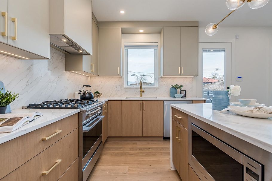 1 2263 E 35th Avenue Vancouver, BC - 9