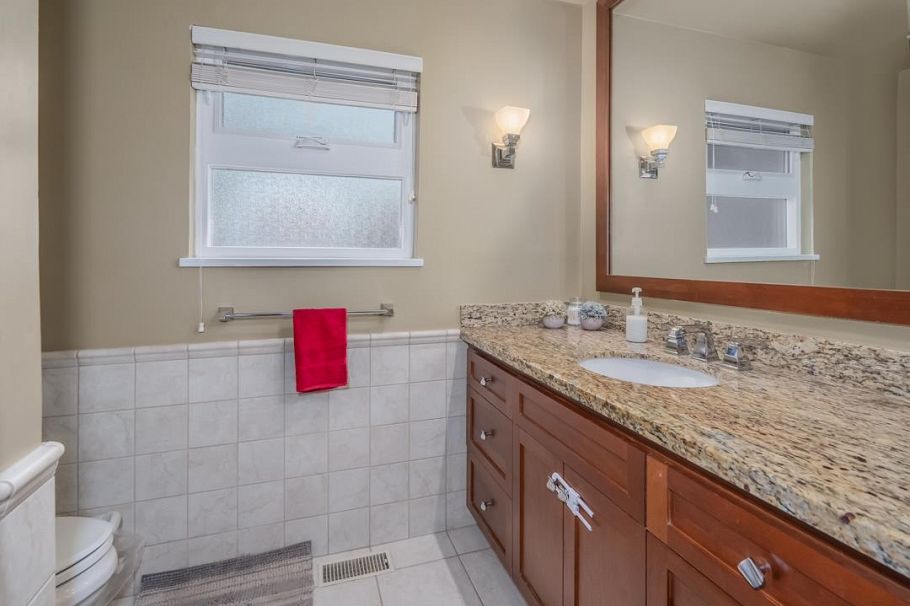 1630 Layton Drive North Vancouver, BC - 18