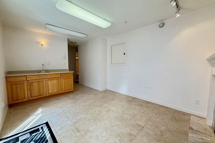 2848 W 20th Avenue Vancouver, BC - 15