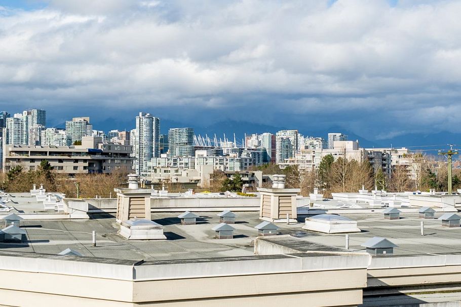 310 678 W 7th Avenue Vancouver, BC - 3