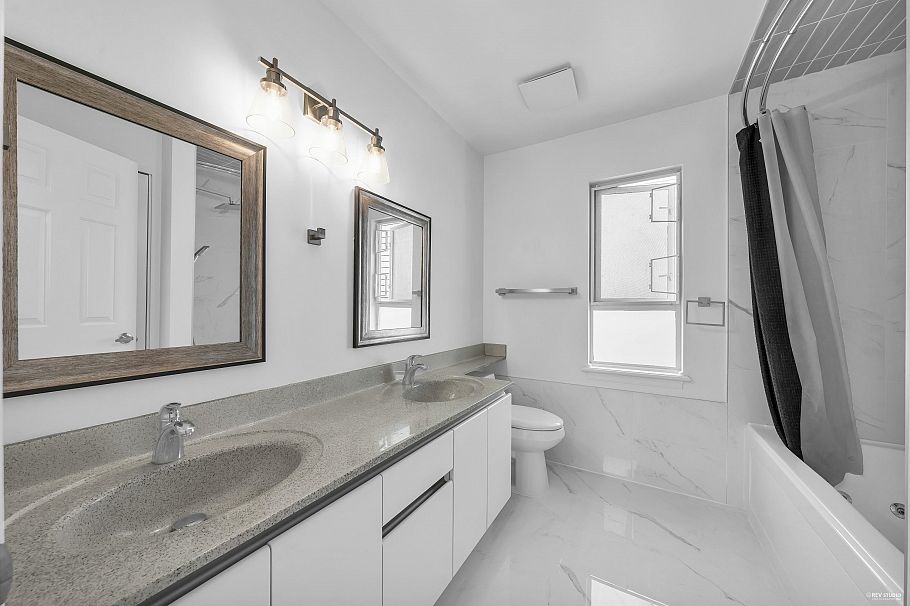 2848 W 20th Avenue Vancouver, BC - 12