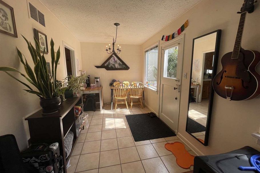 88 W 48th Avenue Vancouver, BC - 3